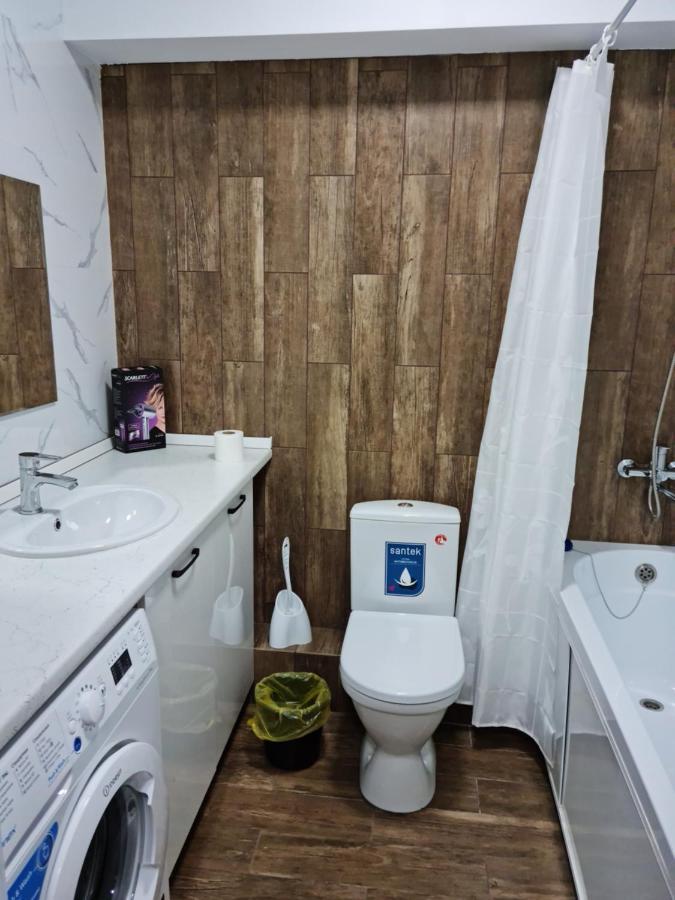 Апартаменты В Центре, В Новом Доме Almatý Exterior foto