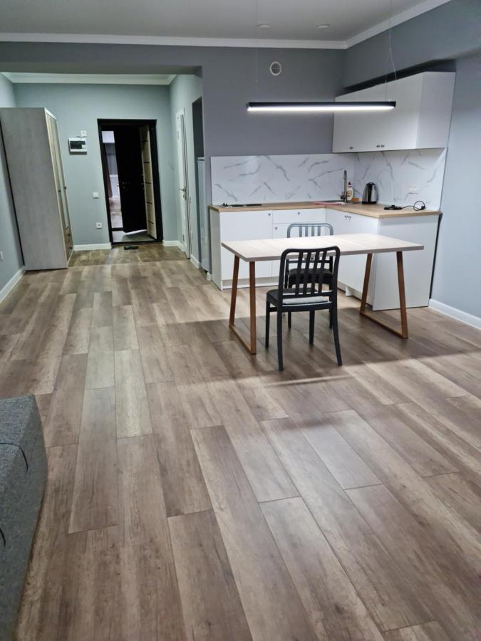 Апартаменты В Центре, В Новом Доме Almatý Exterior foto